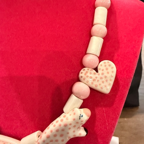 Parrot Pearls Ceramic Vintage Piglet Necklace - Picture 3 of 12